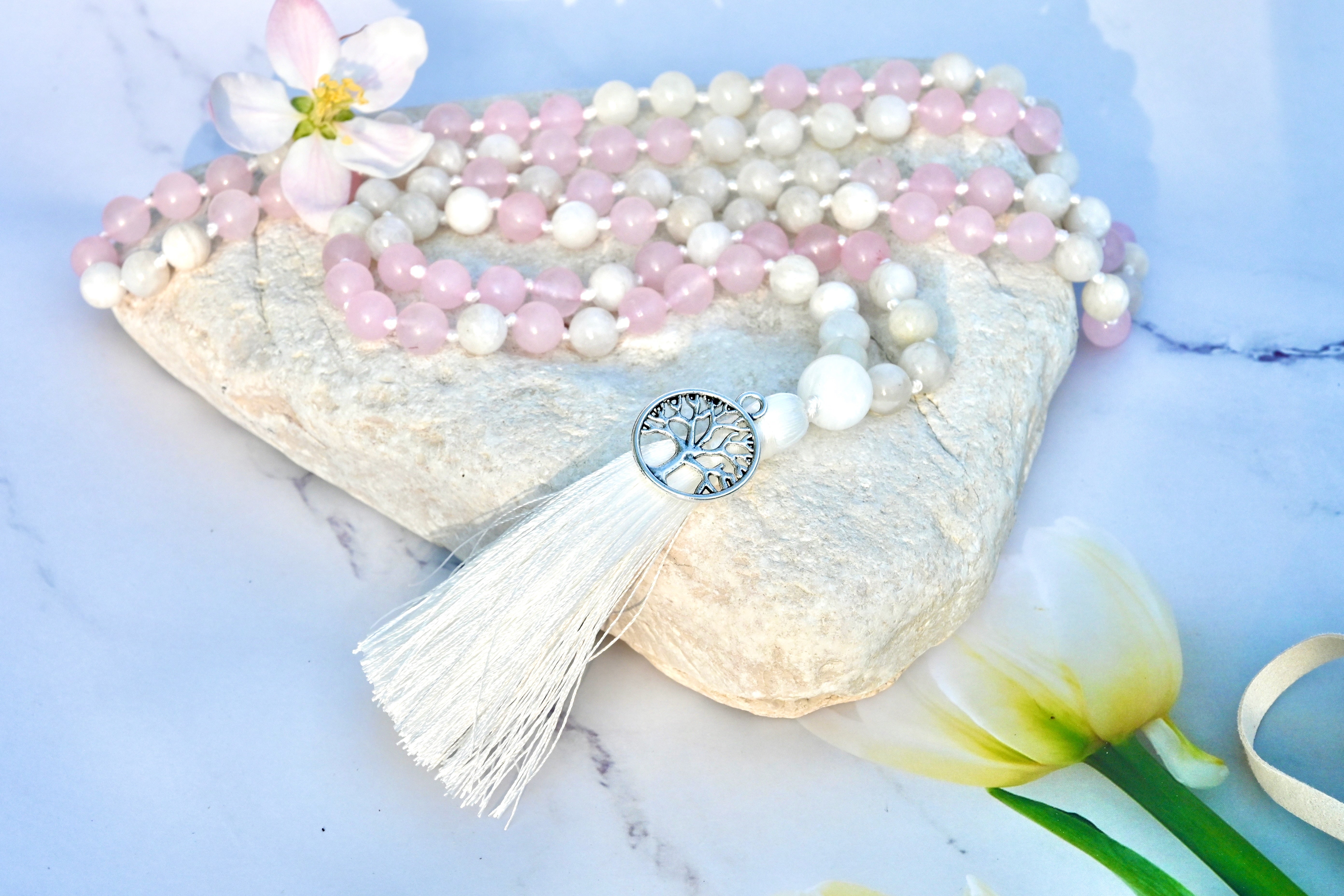 LOVE & INTUITION - Rosenquarz & Mondstein Kette & Mala