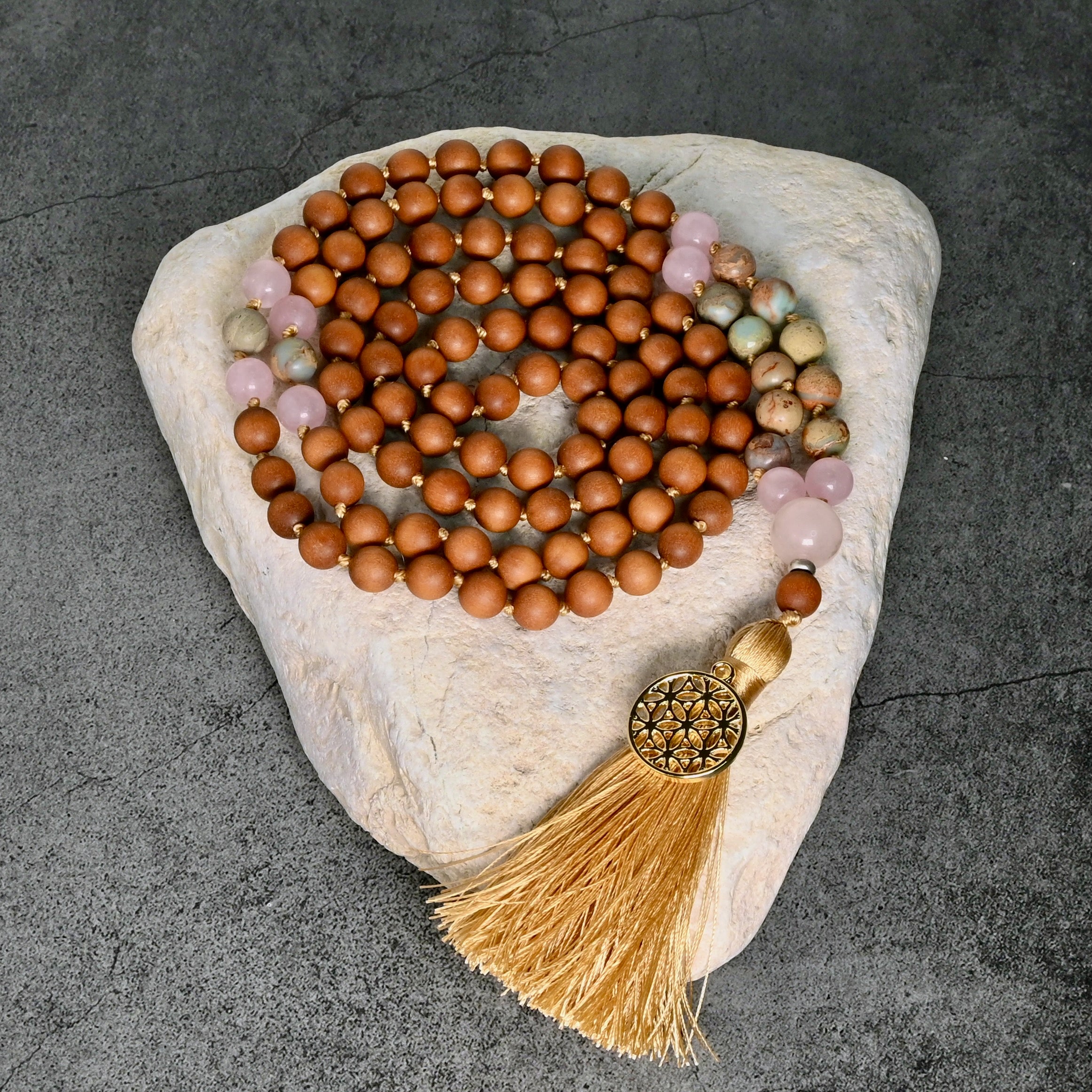 FLOWER OF LIFE - Mala Kette aus Sandelholz & Rosenquarz