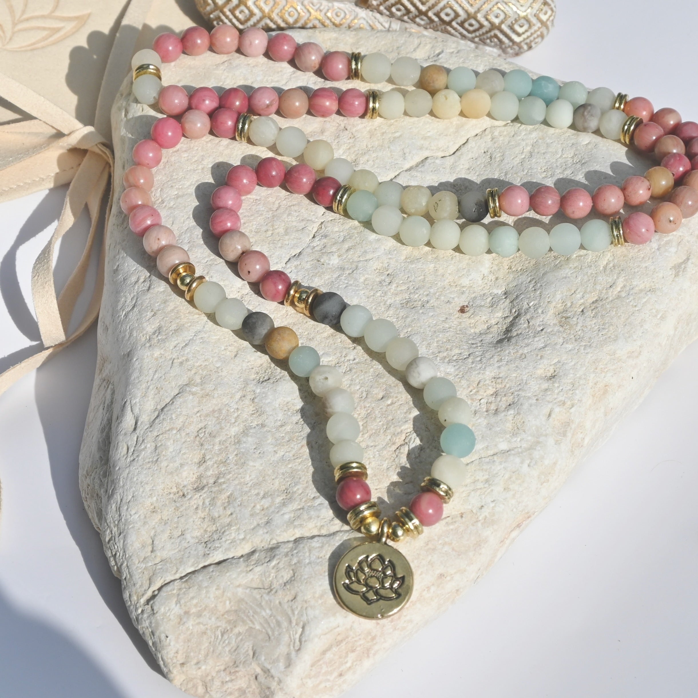 GOLDEN LOTUS - Mala Armband