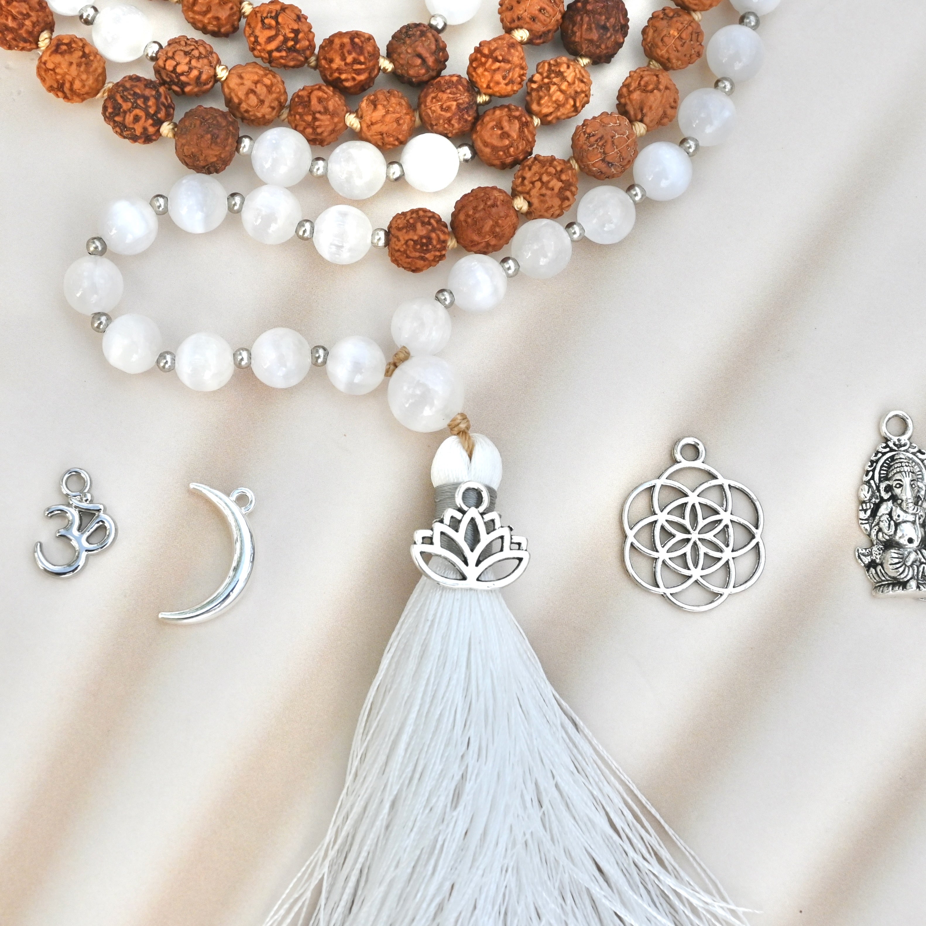 IN FLOW - Selenit & Rudraksha Mala Kette